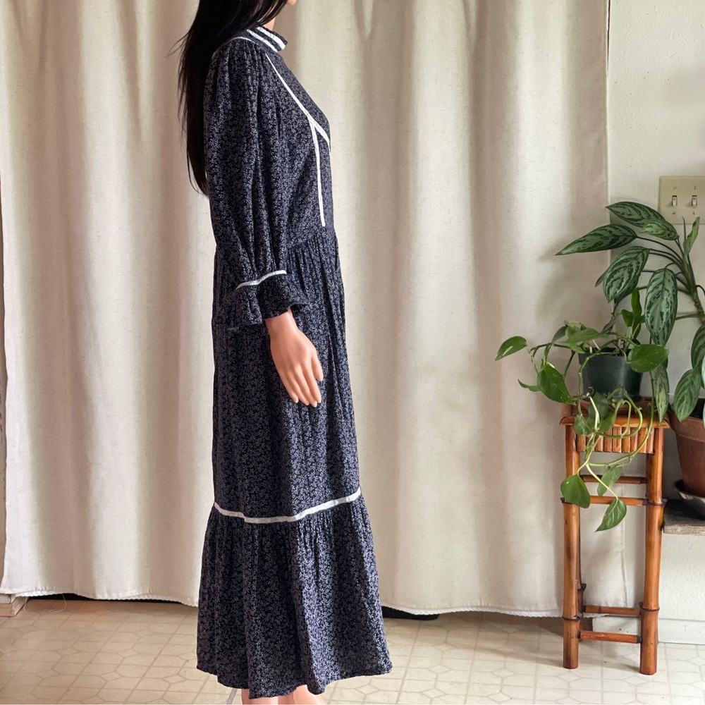 Anthropologie Meadows Amaryllis Floral Dress Navy Cotton Prairie Cottagecore 10 - Picture 3 of 14